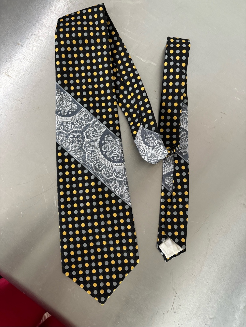 True vintage 4.5 inch WIDE necktie perfect condition polka dot 1970s 80s